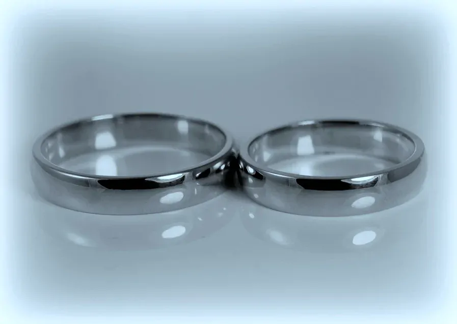 Klasické obrúčky 4 mm biele zlato polguľaté